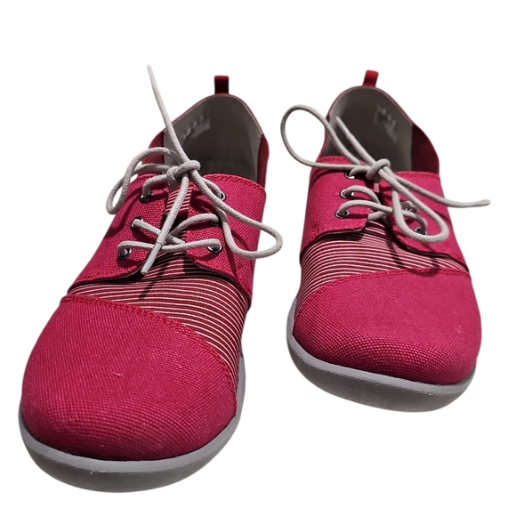 Clarks Women Red Cloudsteppers Lace Up Sneakers Size 9.5 Comfort Casual Walking - Picture 4 of 8